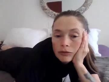 vivi_bee from Chaturbate
