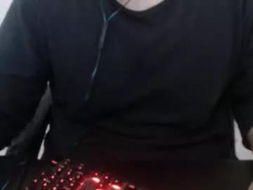 Wellingtont from Chaturbate