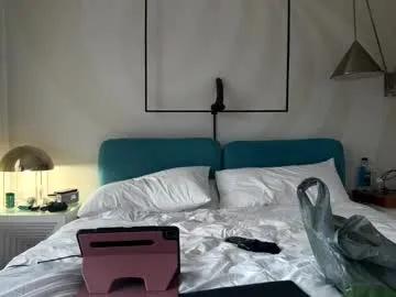 Whenhotmeetssexy from Chaturbate