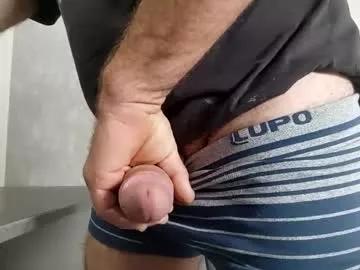 wiilbearbigcock from Chaturbate