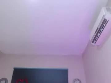 xayahnds from Chaturbate