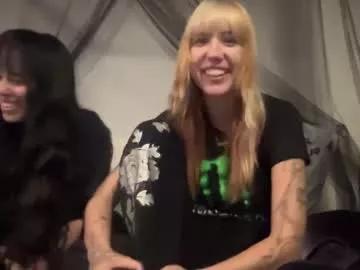 xvviolet from Chaturbate
