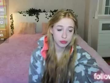 Y0ung_lina18 from Chaturbate