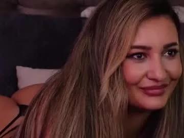 yaracollins from Chaturbate