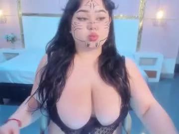 yarafox8 from Chaturbate
