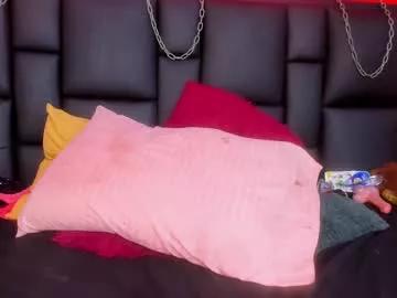 yayahilton from Chaturbate