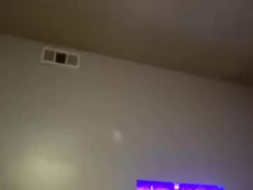 yelladaniella from Chaturbate