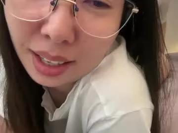 yellow_pinqueen from Chaturbate