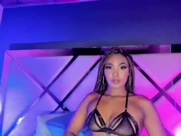 zaracollinss from Chaturbate
