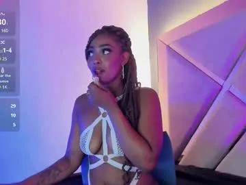 zaracollinss01 from Chaturbate