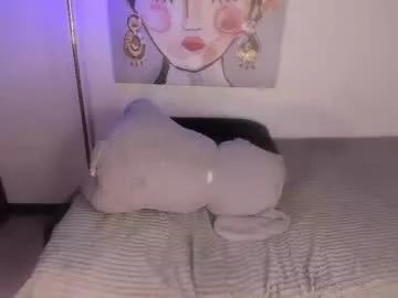zoooe_1 from Chaturbate