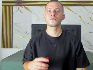 Offline aharon_valentino on Flirt4Free