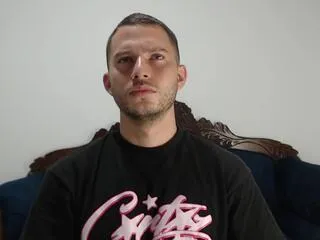 Offline aharon_valentino on Flirt4Free