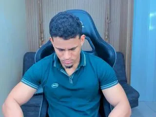 Freechat alan_newton on Flirt4Free