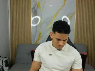 Freechat alan_newton on Flirt4Free