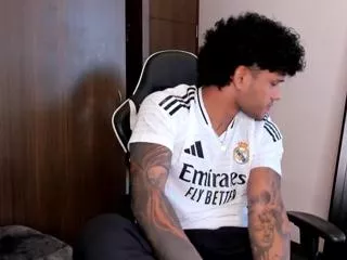 Offline alessandro_vanni on Flirt4Free