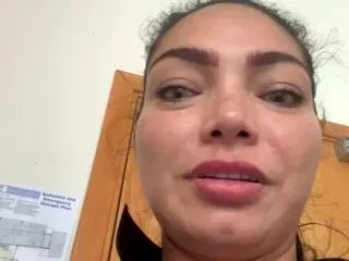 Offline alicia_secret on Flirt4Free