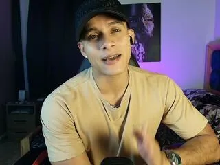 Offline andy_corleone on Flirt4Free