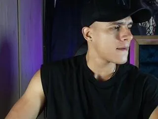 Offline andy_corleone on Flirt4Free