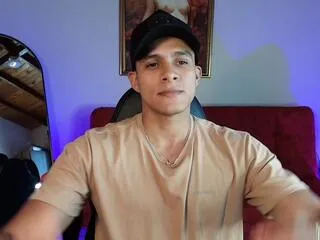 Offline andy_corleone on Flirt4Free