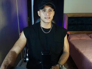 Offline andy_corleone on Flirt4Free