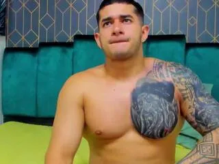Freechat angel_falconer on Flirt4Free