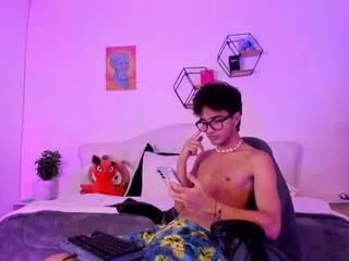 Offline attlas_moon on Flirt4Free