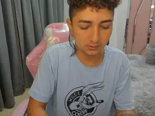 Offline axel_russo on Flirt4Free