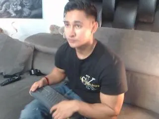 Freechat benjamin_cooperk on Flirt4Free