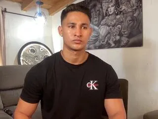 Freechat benjamin_cooperk on Flirt4Free