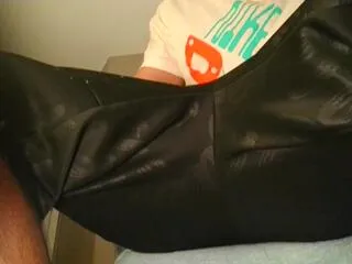 Offline bentley_banghardt on Flirt4Free