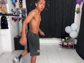 Offline bradley_strong on Flirt4Free