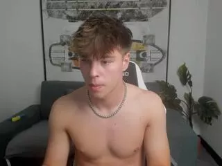 Freechat caiden_conroy on Flirt4Free