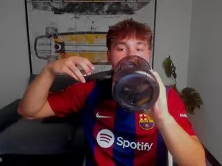 Freechat caiden_conroy on Flirt4Free