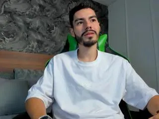 Freechat cameron_pierce on Flirt4Free