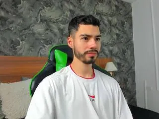 Freechat cameron_pierce on Flirt4Free