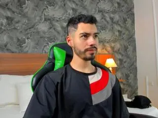 Freechat cameron_pierce on Flirt4Free