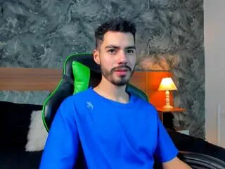 Freechat cameron_pierce on Flirt4Free