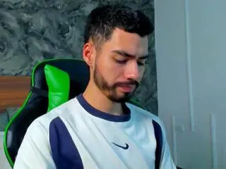 Freechat cameron_pierce on Flirt4Free