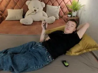 Offline derek_banville on Flirt4Free