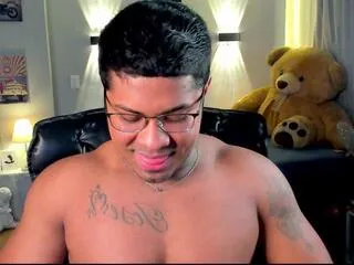 Away derek_castle on Flirt4Free