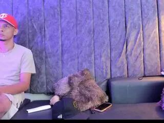 Offline dustin_dust_jordan_crew on Flirt4Free