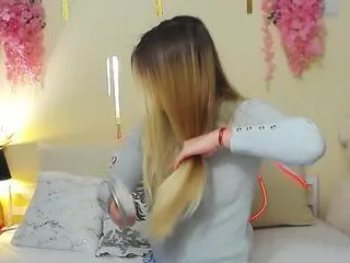 Freechat elissiya on Flirt4Free