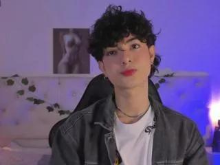 elliot_soleil from Flirt4Free