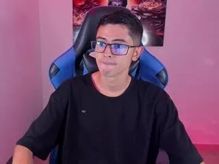 Offline ethan_sai on Flirt4Free