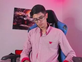 Offline ethan_sai on Flirt4Free