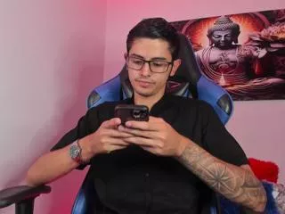 Offline ethan_sai on Flirt4Free