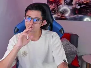 Offline ethan_sai on Flirt4Free