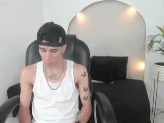 Offline gabo_white on Flirt4Free