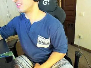 Freechat giovanni_inn on Flirt4Free